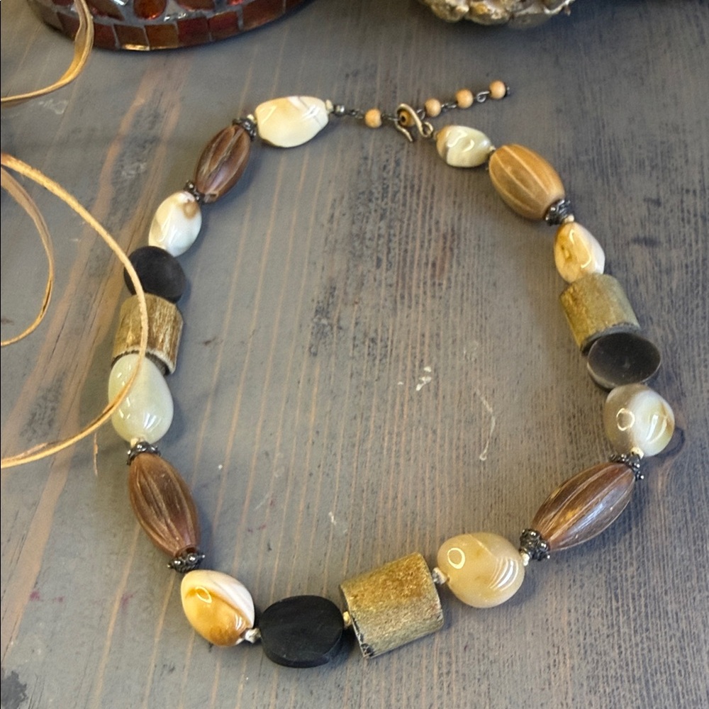 Antique Indo-Tibetan Sulaiman Ajate Necklace in Brown and Tan Wooden Tones